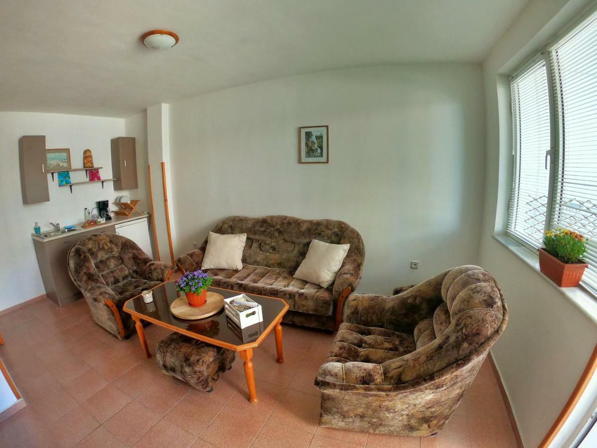 Apartment In St. Vlas With Terrace Sveti Vlas Exterior photo