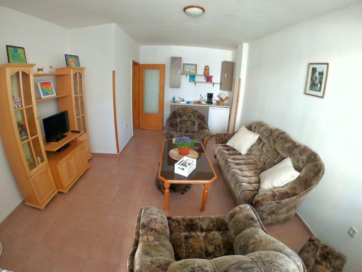 Apartment In St. Vlas With Terrace Sveti Vlas Exterior photo